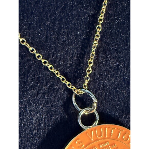 Unbranded Gold/Orange Trunks/Bags Round Charm w/Gold Tone Unbranded 18” Necklace - Picture 5 of 7